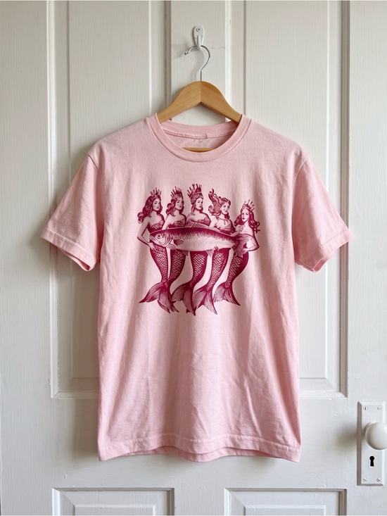 Gildan Tops - Gildan Pink Short Sleeve Tee with Maroon Mermaid Band Graphic